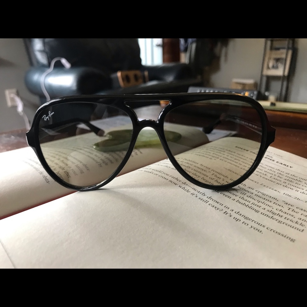 Men’s Ray•Ban sunglasses  Cats 5000